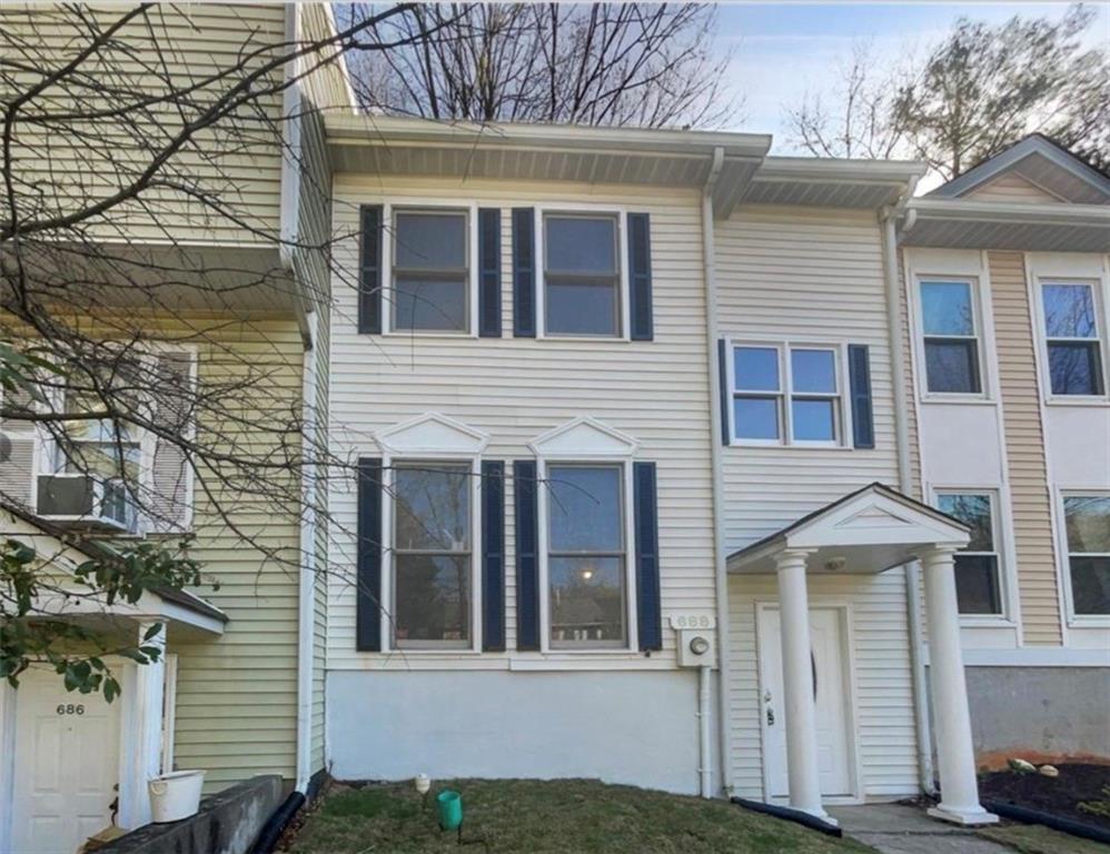 688 Stratford Green Property Photo 1