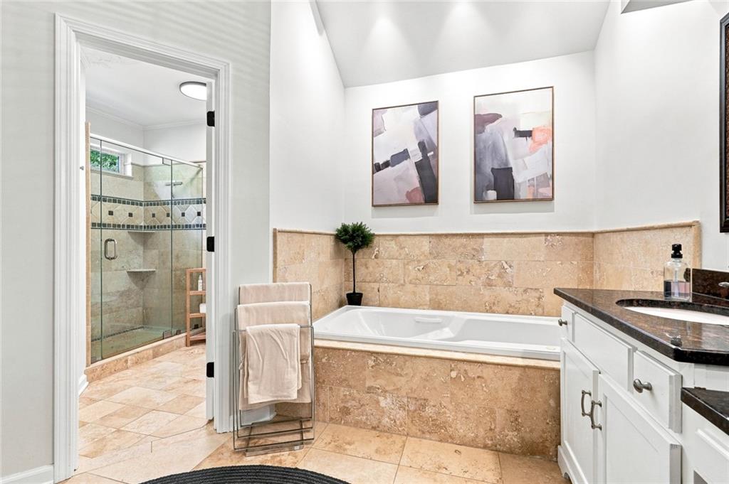 7826148 Property Photo 22