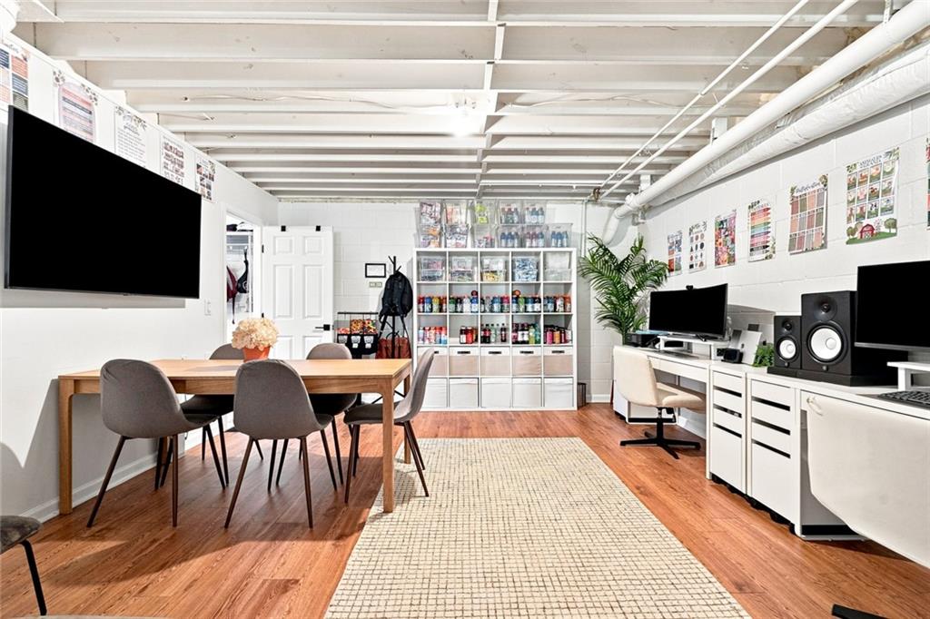 7826148 Property Photo 28