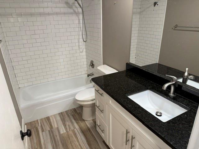 3095 Colonial Way Unit O Property Photo 9