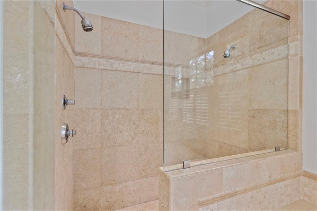 2000 Lancaster Square Property Photo 29