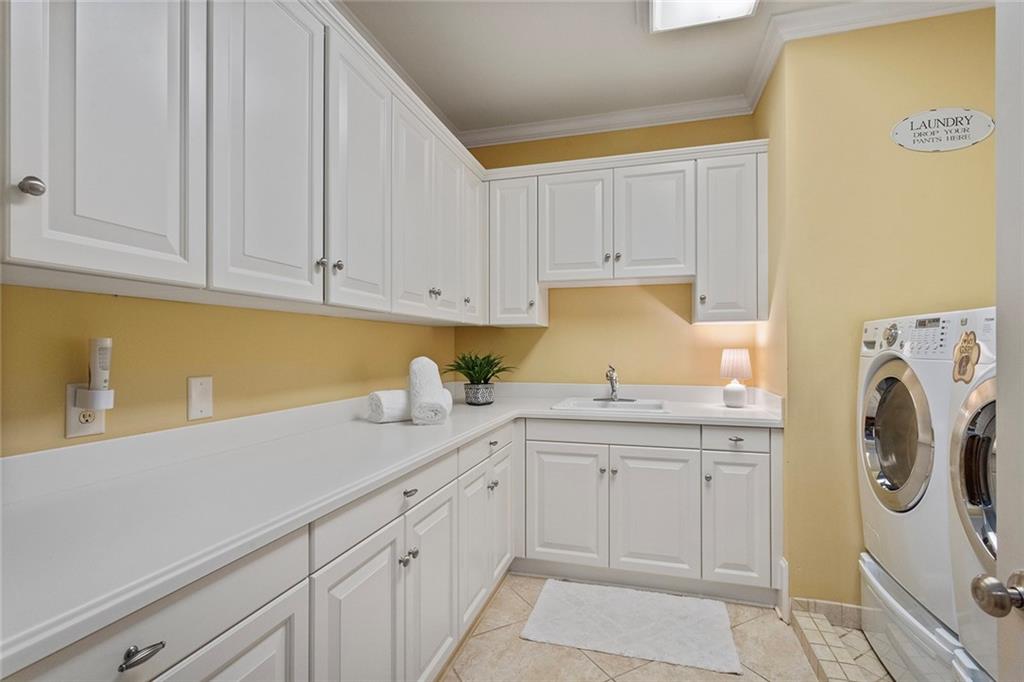 2000 Lancaster Square Property Photo 39