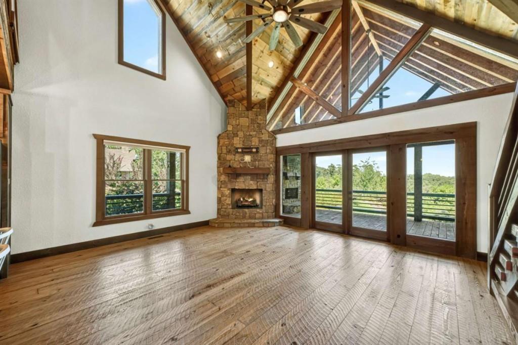 320 Amber Ridge Property Photo 8