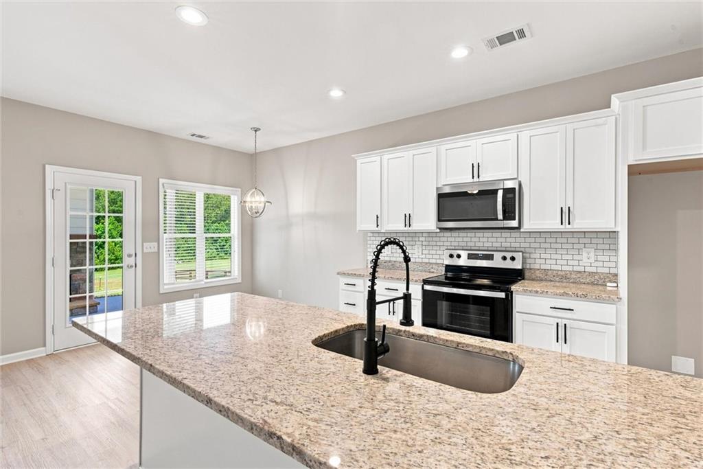 360 May Lane Property Photo 8