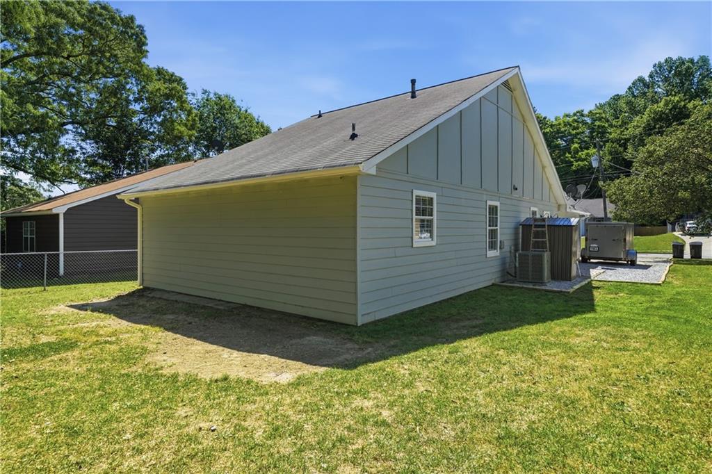 8048 Fieldstream Way Property Photo 26