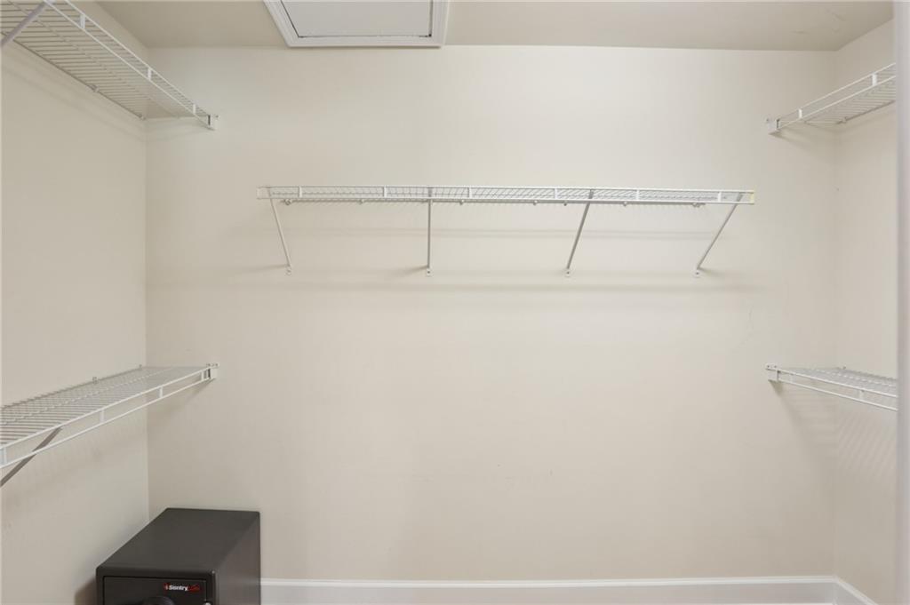 7826492 Property Photo 16