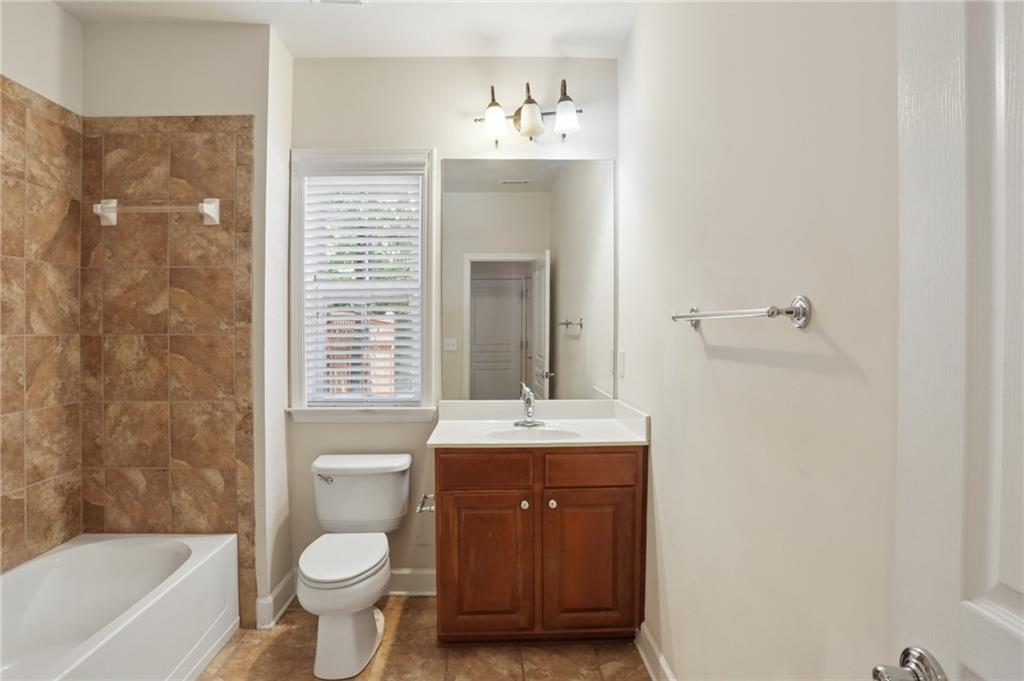 7826492 Property Photo 23