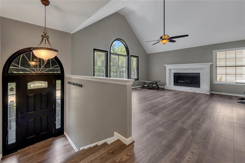 6484 Victory Drive Property Photo 4