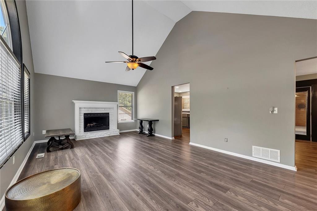 6484 Victory Drive Property Photo 6