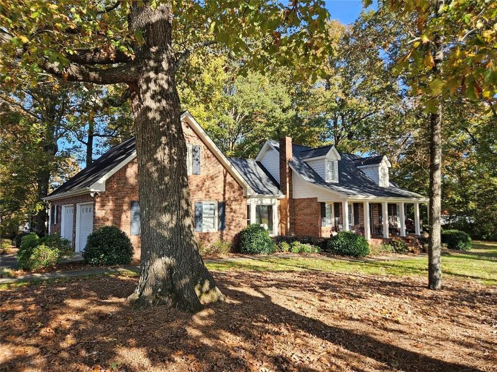 1234 Sunset Drive Property Photo 2