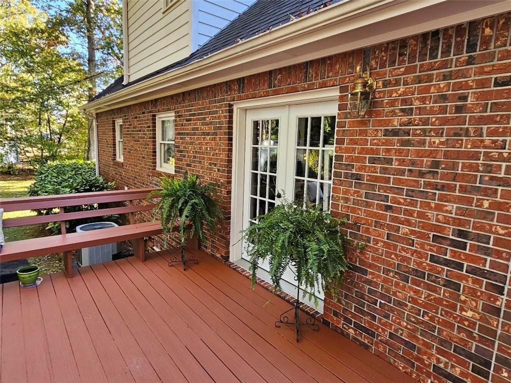 1234 Sunset Drive Property Photo 3