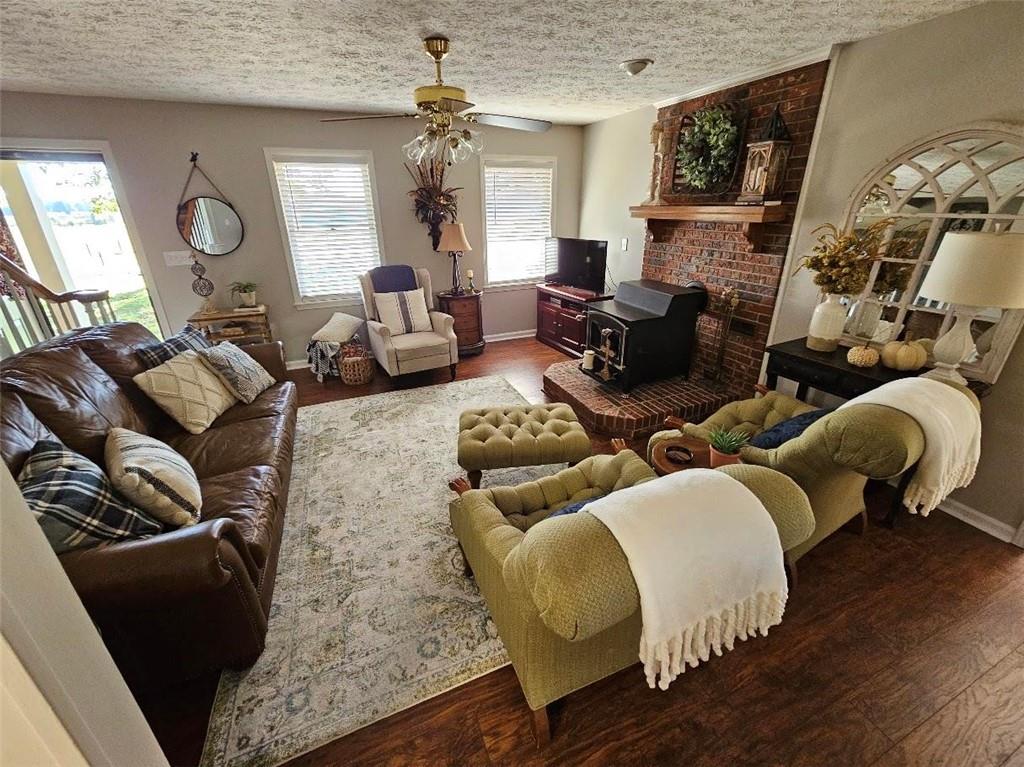 1234 Sunset Drive Property Photo 4