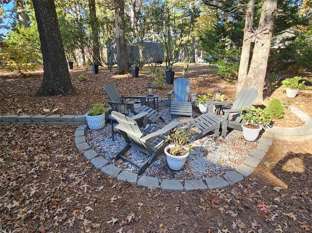 1234 Sunset Drive Property Photo 8