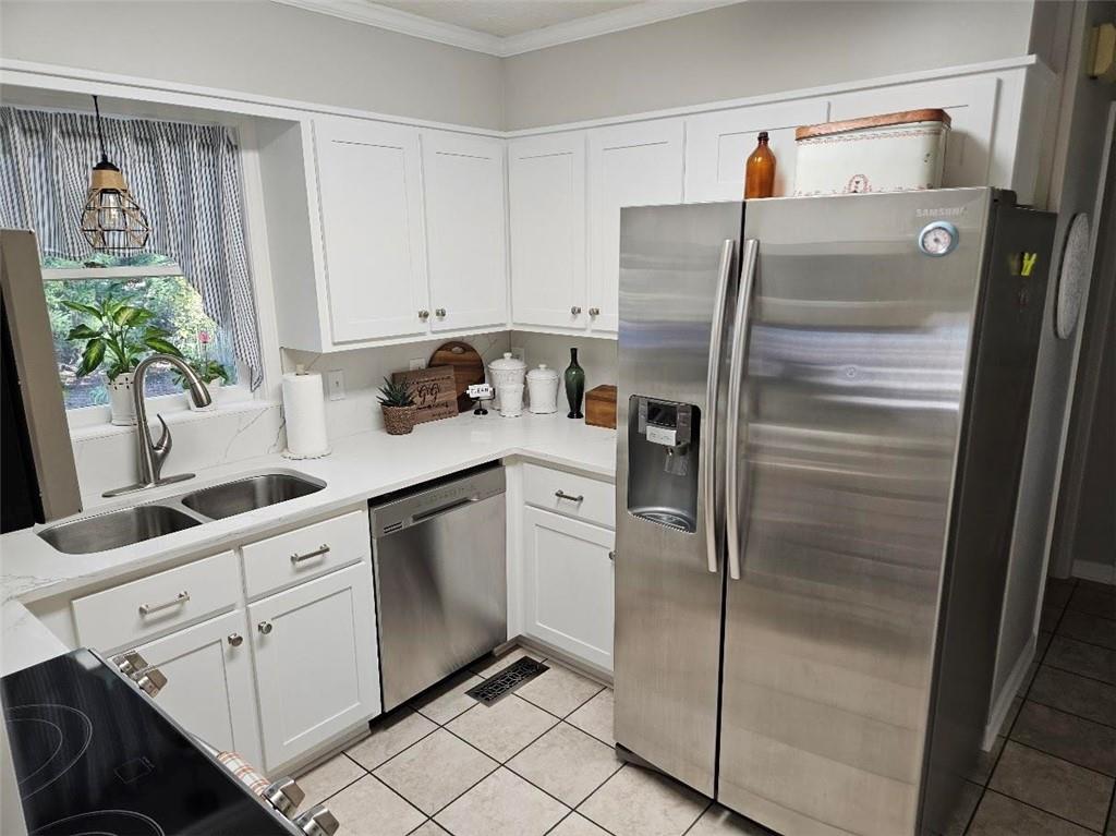 1234 Sunset Drive Property Photo 13