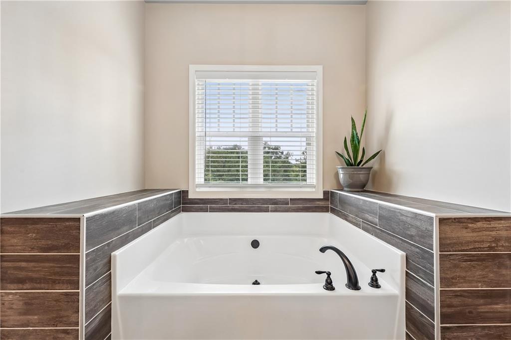 4060 Silverstone Drive Property Photo 32