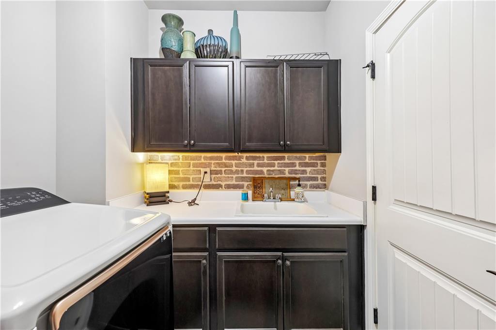 4060 Silverstone Drive Property Photo 43