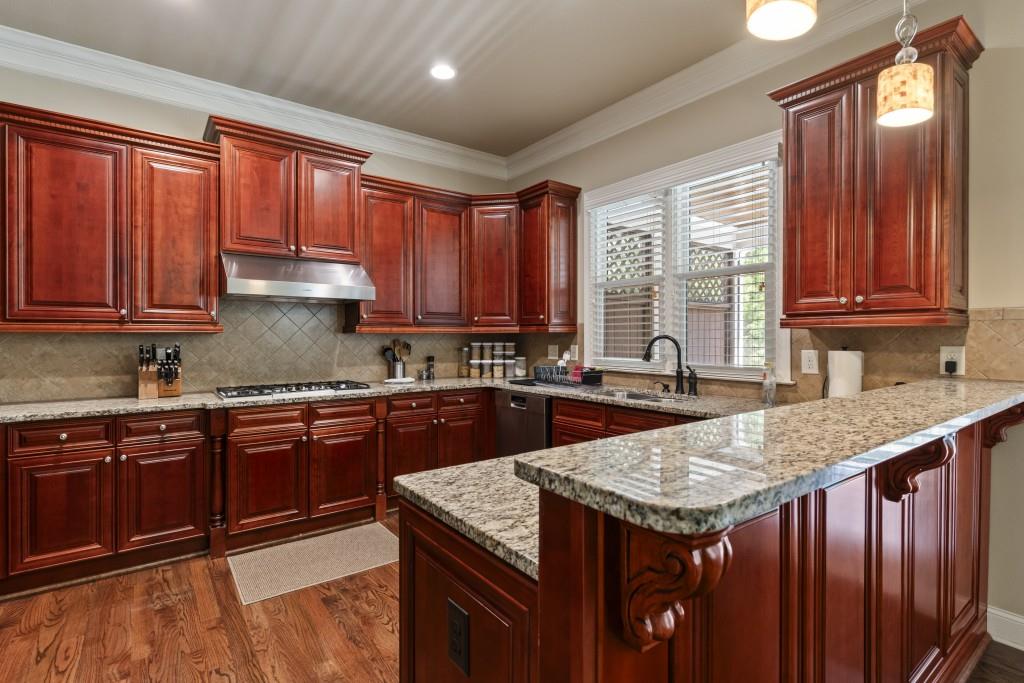 276 Trecastle Square Property Photo 4