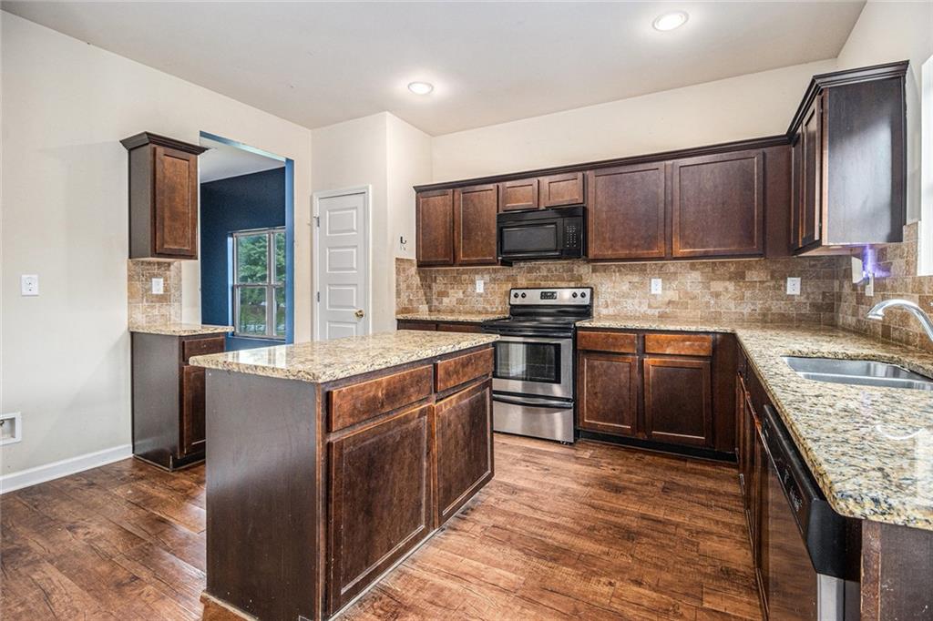 10994 Genova Terrace Property Photo 4