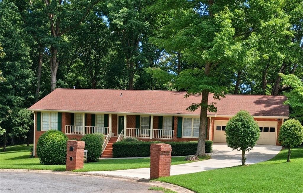 2589 King Circle Se Property Photo 1
