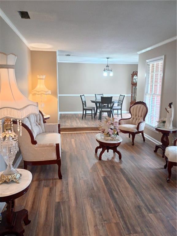 2589 King Circle Se Property Photo 7