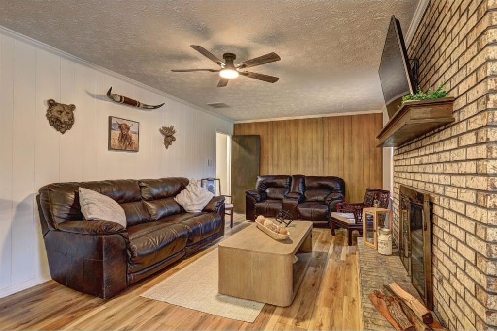 457 Castleaire Drive Property Photo 7