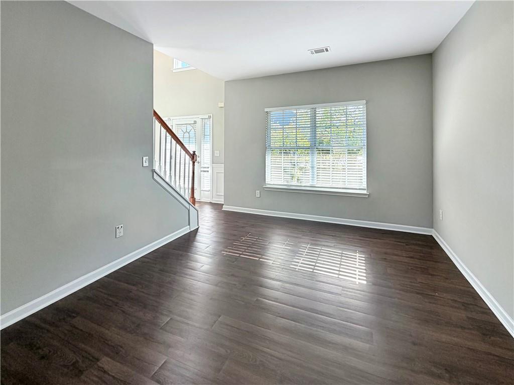 1215 Grey Rock Way Property Photo 5