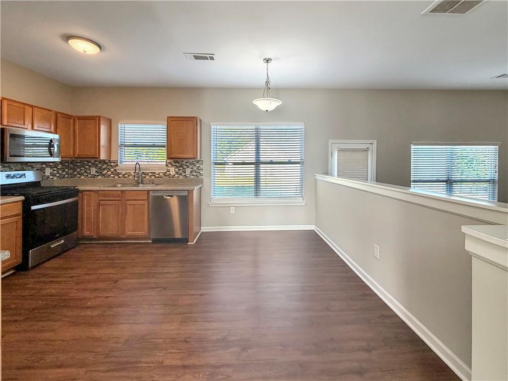 1215 Grey Rock Way Property Photo 12