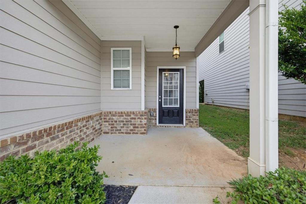 65 Castlemoor Loop Property Photo 4