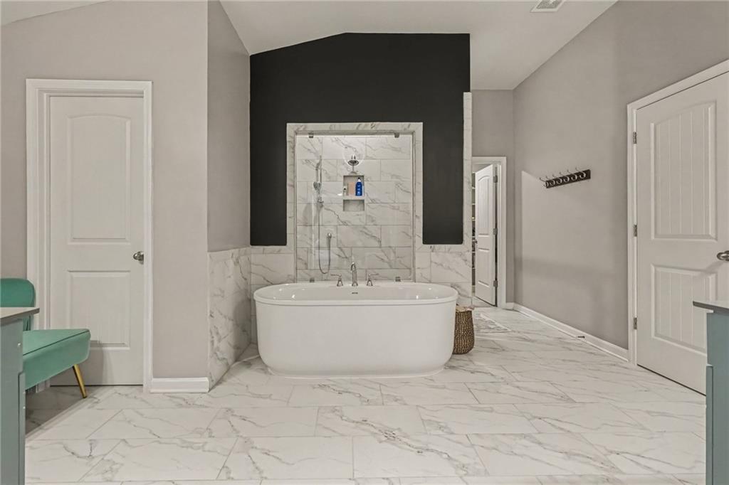 2914 Amabile Road Property Photo 14