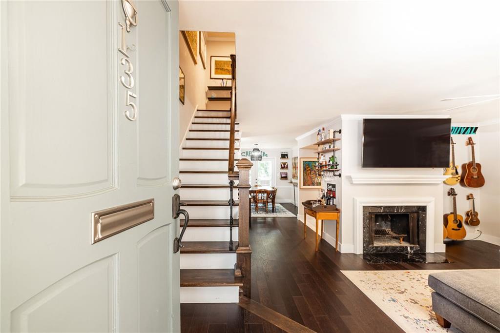 135 Woodmere Square Nw Property Photo 1