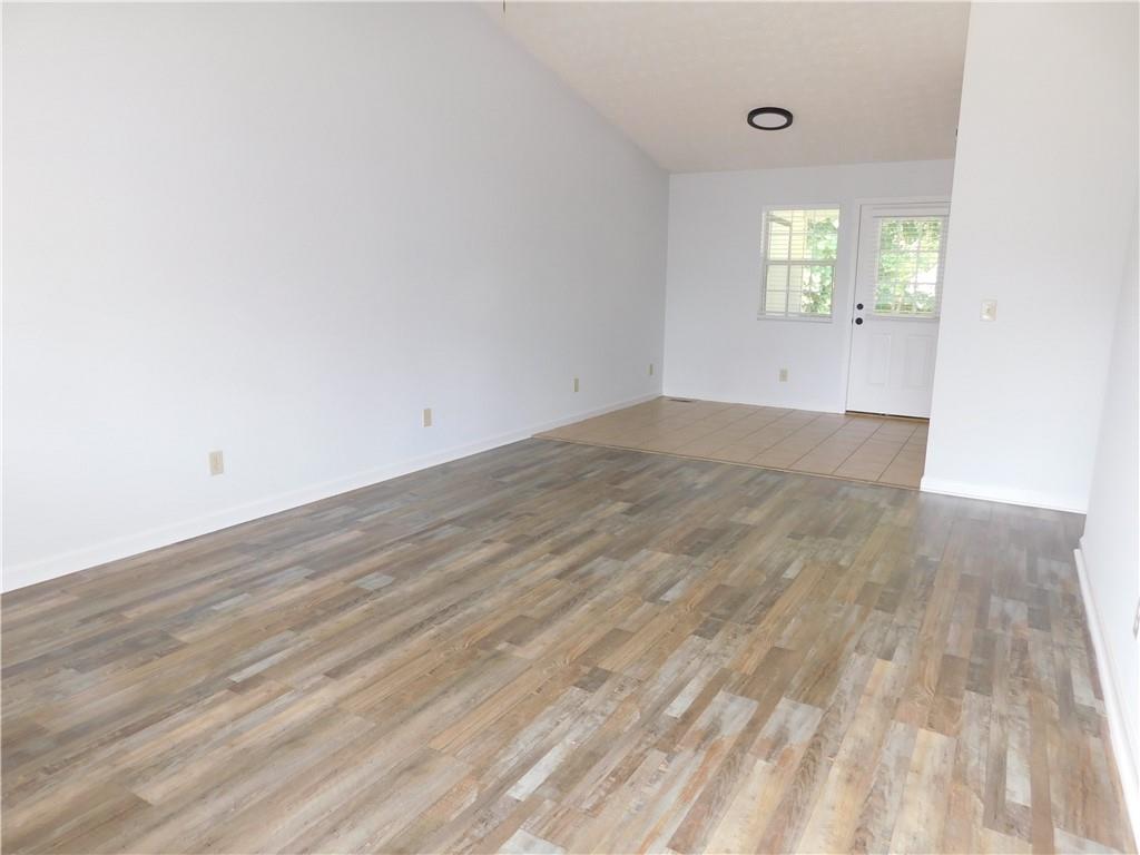 137 Riverside Circle Unit 19 Property Photo 2