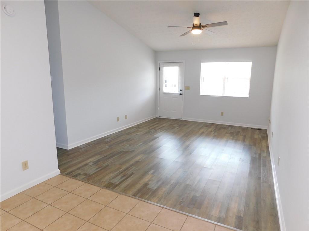 137 Riverside Circle Unit 19 Property Photo 3