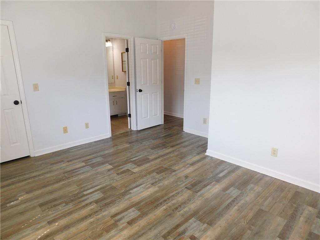 137 Riverside Circle Unit 19 Property Photo 9
