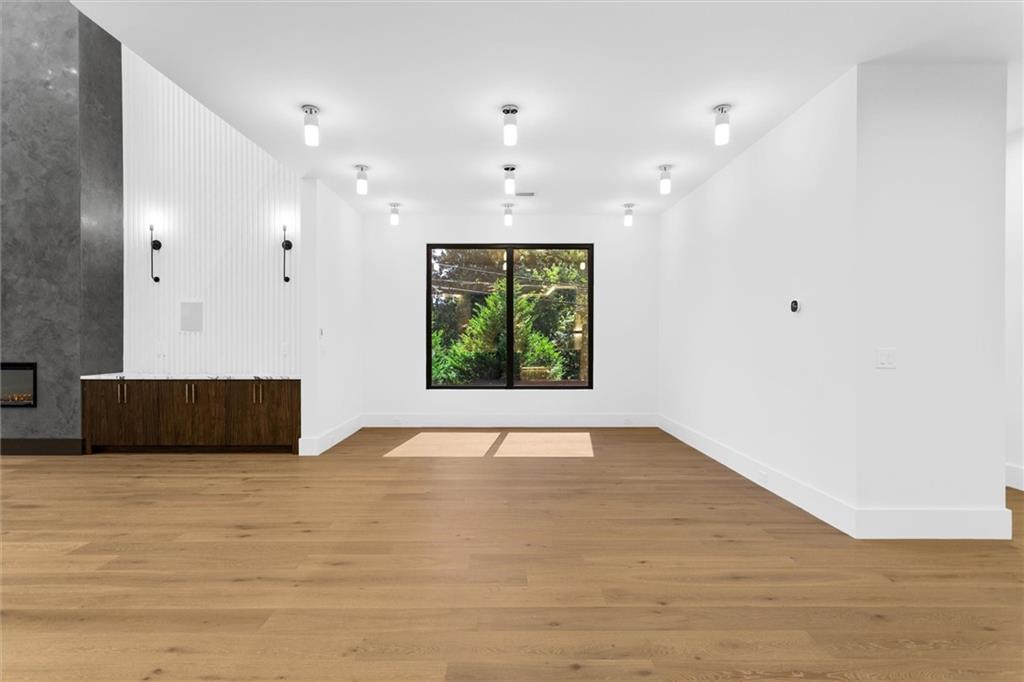 5 Whitehead Road Property Photo 16