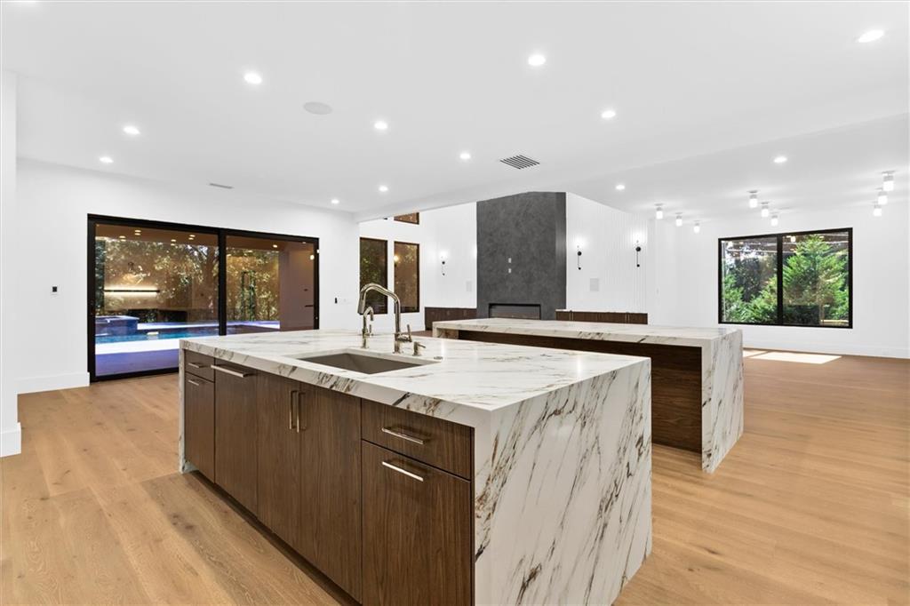 5 Whitehead Road Property Photo 24