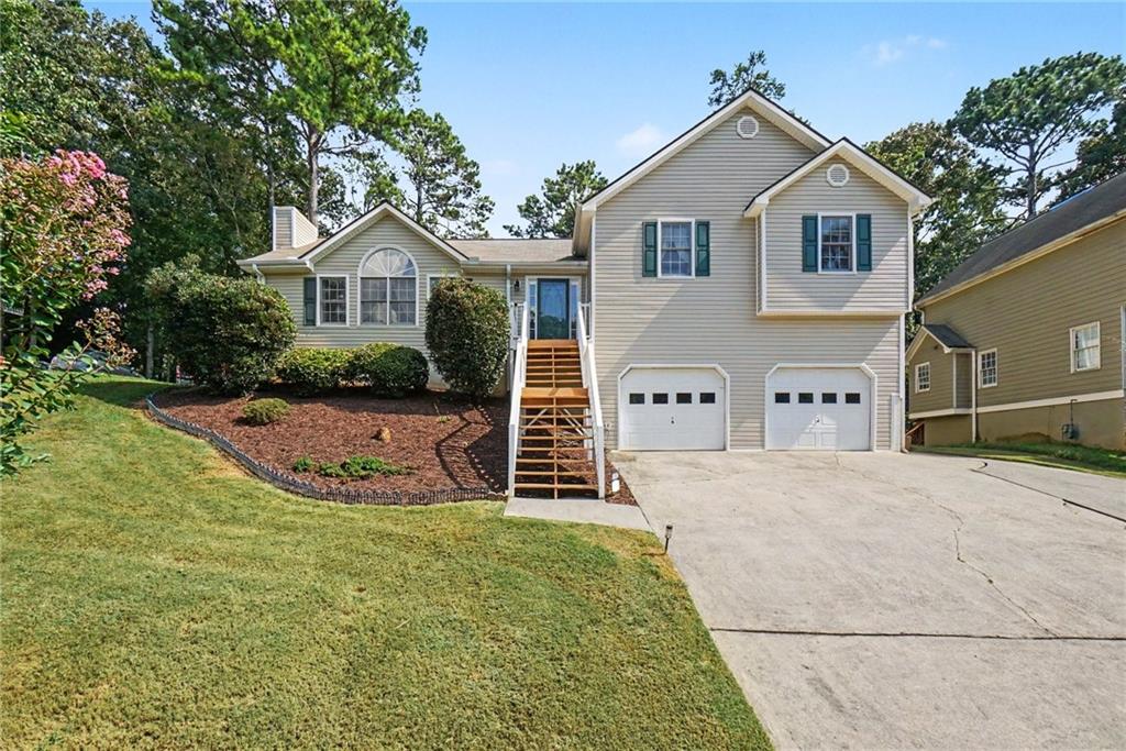 1030 Queensbury Run Property Photo 1