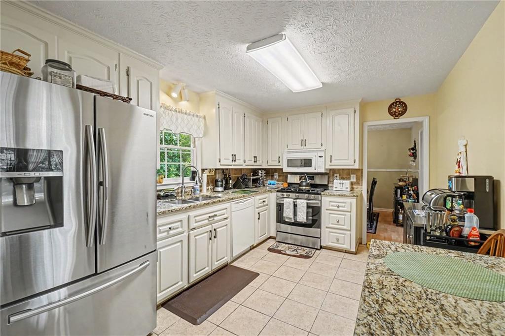 1030 Queensbury Run Property Photo 4