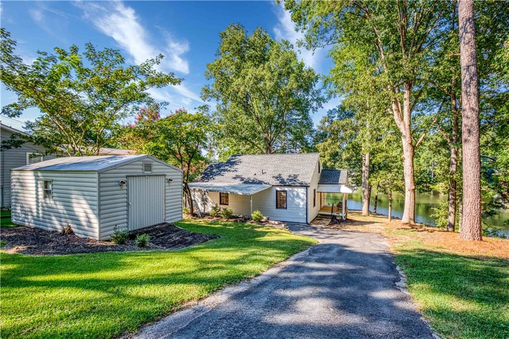 2483 Lakeshore Property Photo 13