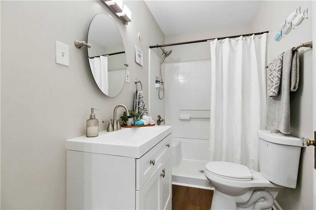 2483 Lakeshore Property Photo 22