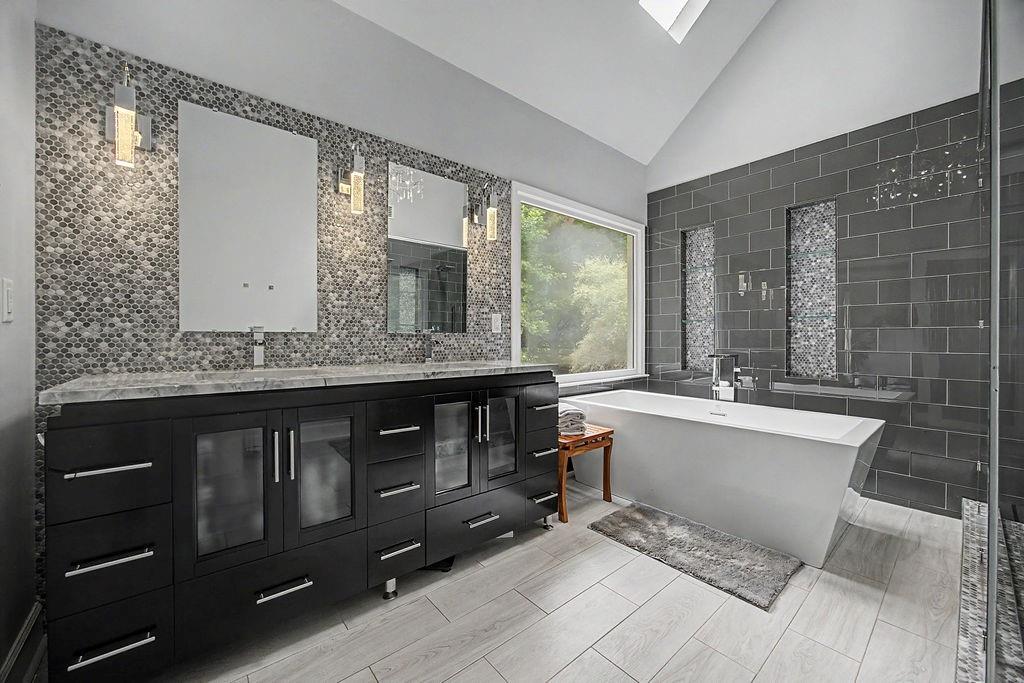2590 Grassview Drive Property Photo 28