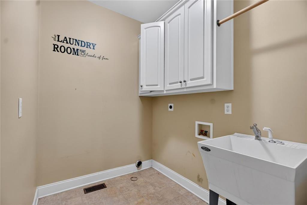 7827086 Property Photo 35