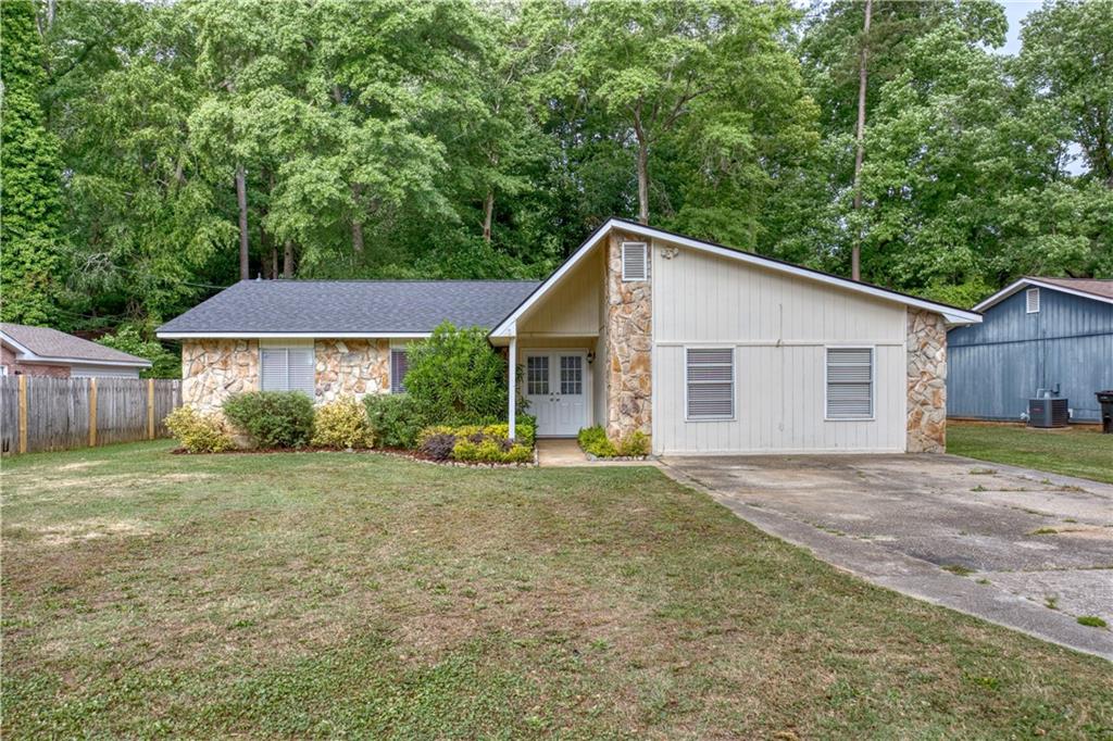 6517 Charter Oaks Circle Property Photo 1