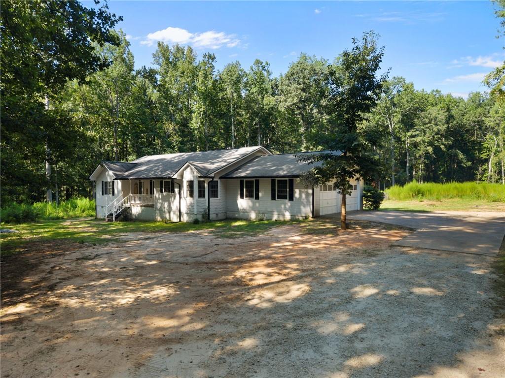 735 Chambers Road Property Photo 3
