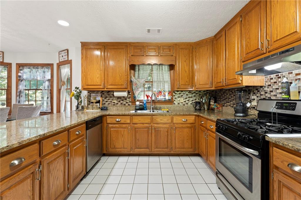 735 Chambers Road Property Photo 15