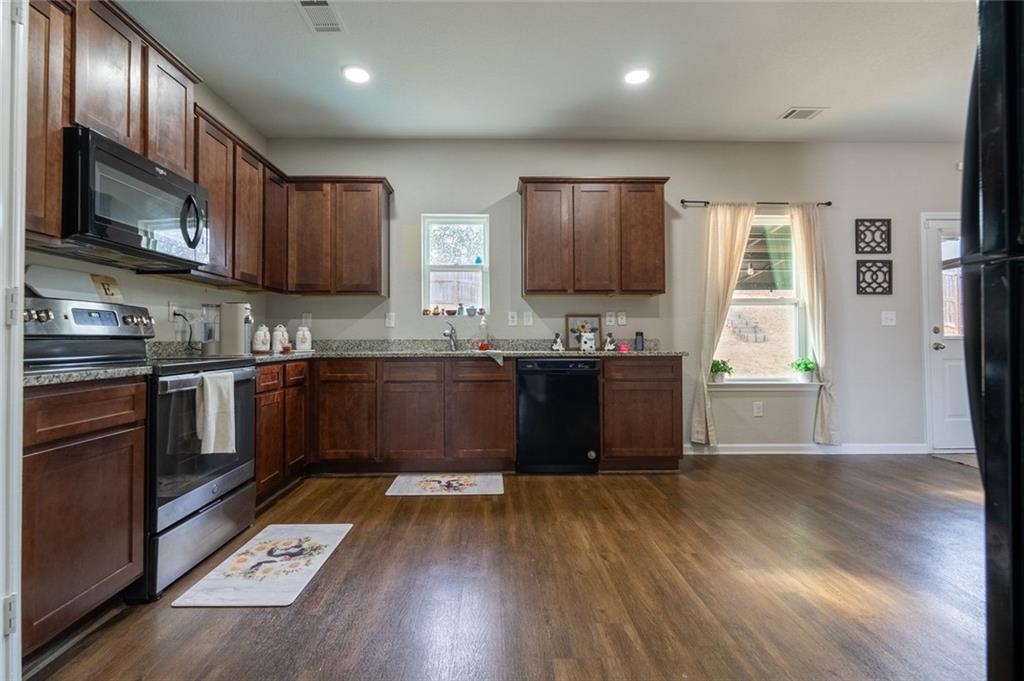 735 Walnut Creek Circle Property Photo 2