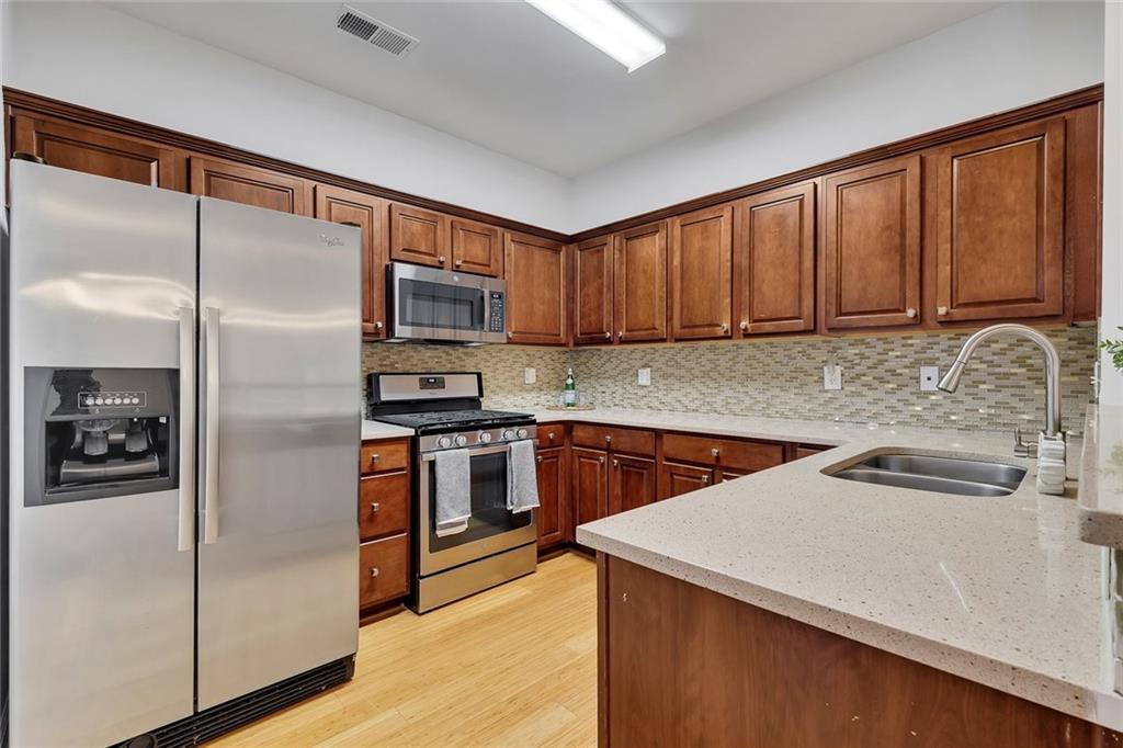 242 Riverstone Place Property Photo 11