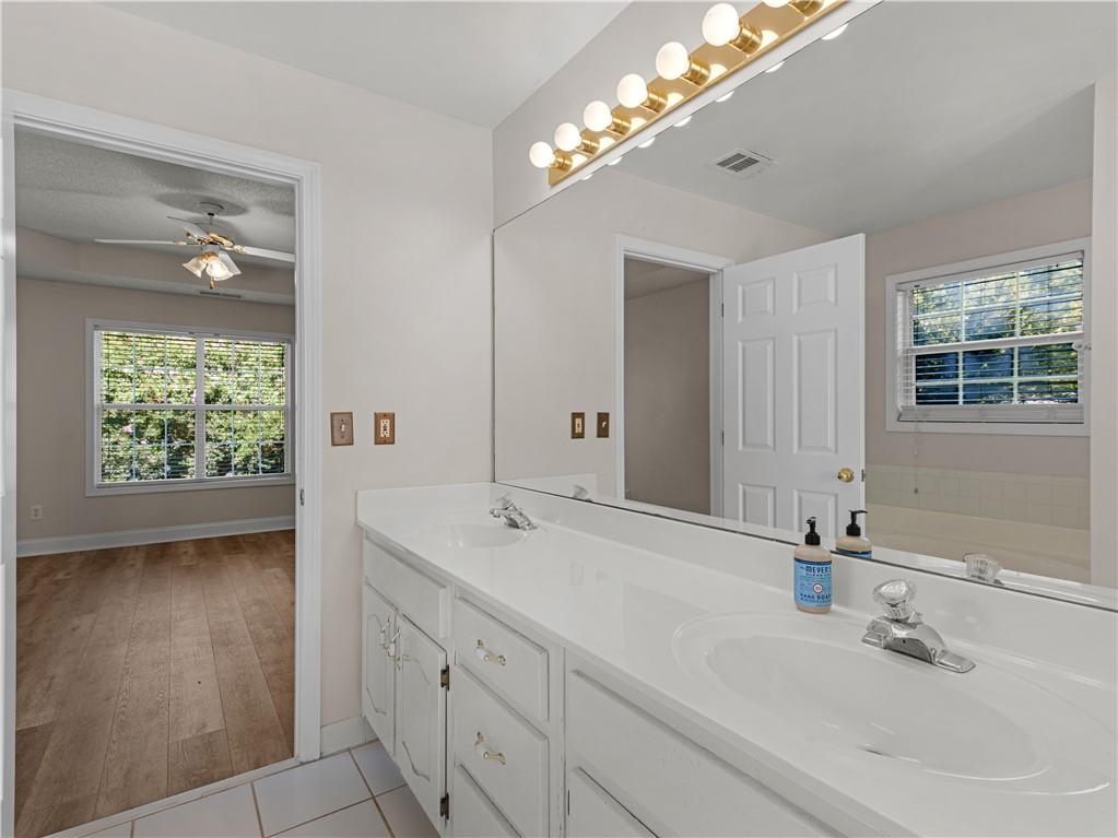 1425 Shingle Way Property Photo 24