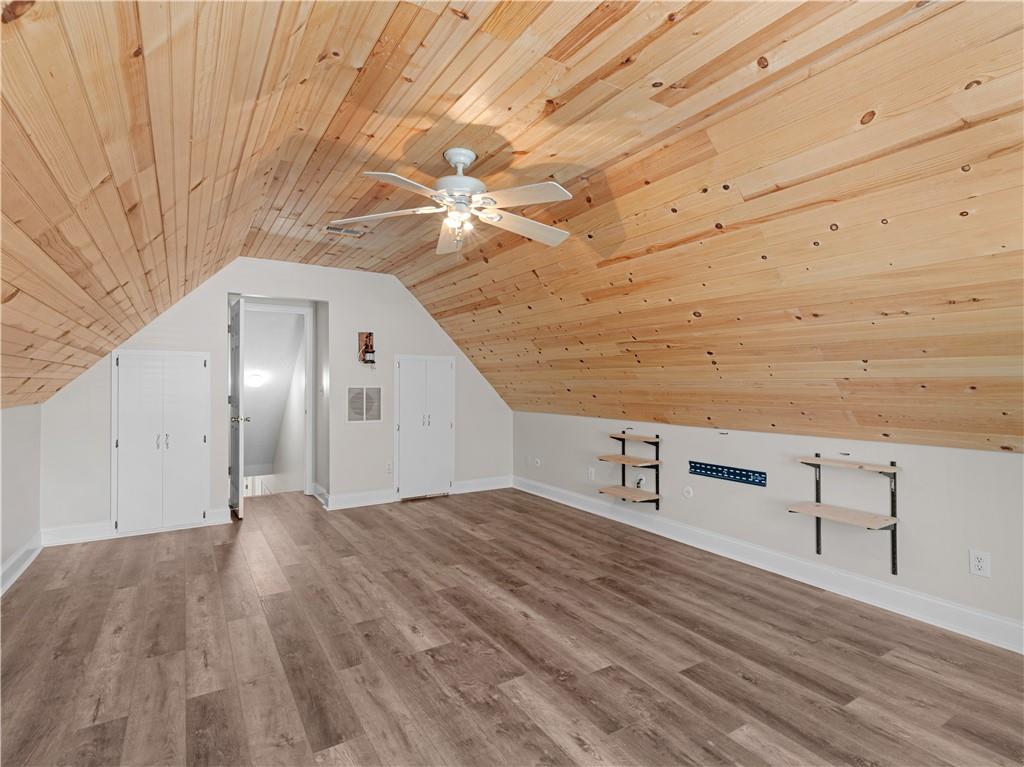1425 Shingle Way Property Photo 28