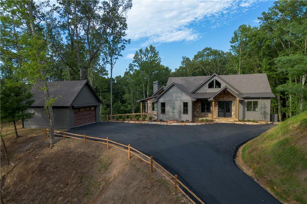 750 Settlers Ridge Rd Property Photo 1