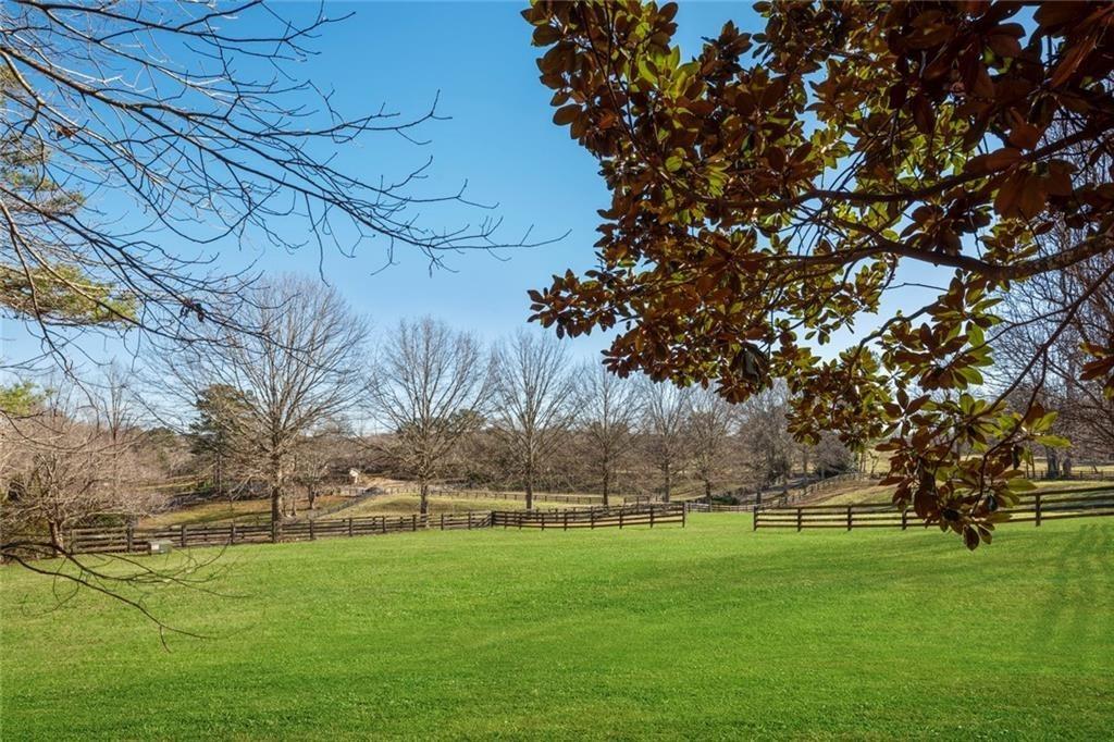 1040 Little River Way Property Photo 8
